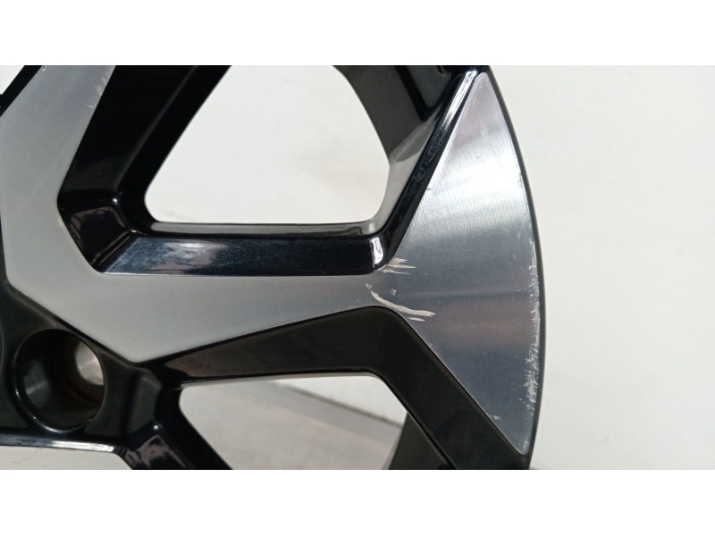 Recambio de llanta para toyota aygo x-cite referencia OEM IAM 426110H050  