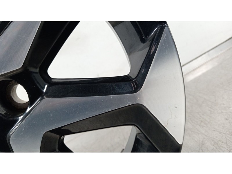 Recambio de llanta para toyota aygo x-cite referencia OEM IAM 426110H050  