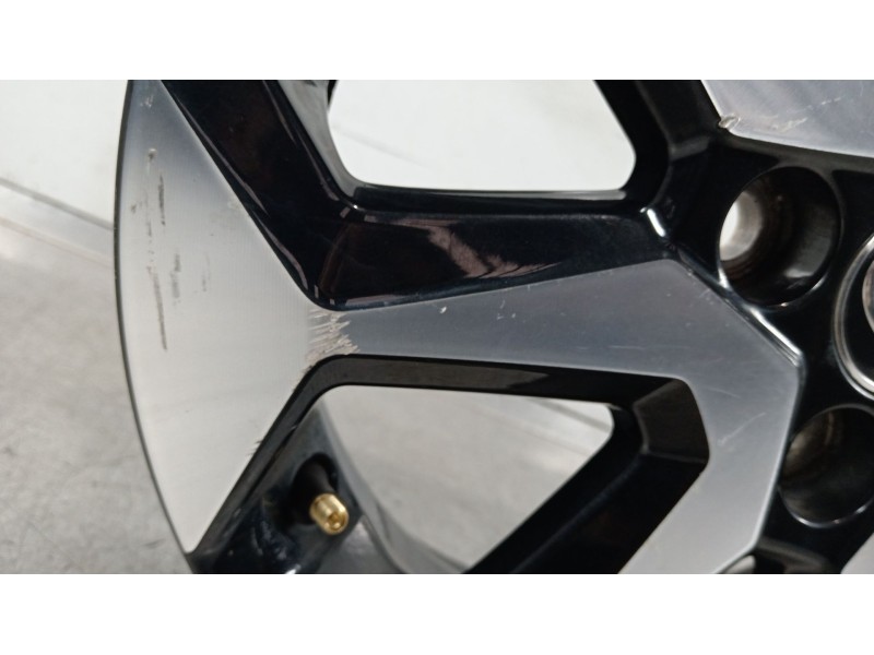 Recambio de llanta para toyota aygo x-cite referencia OEM IAM 426110H050  