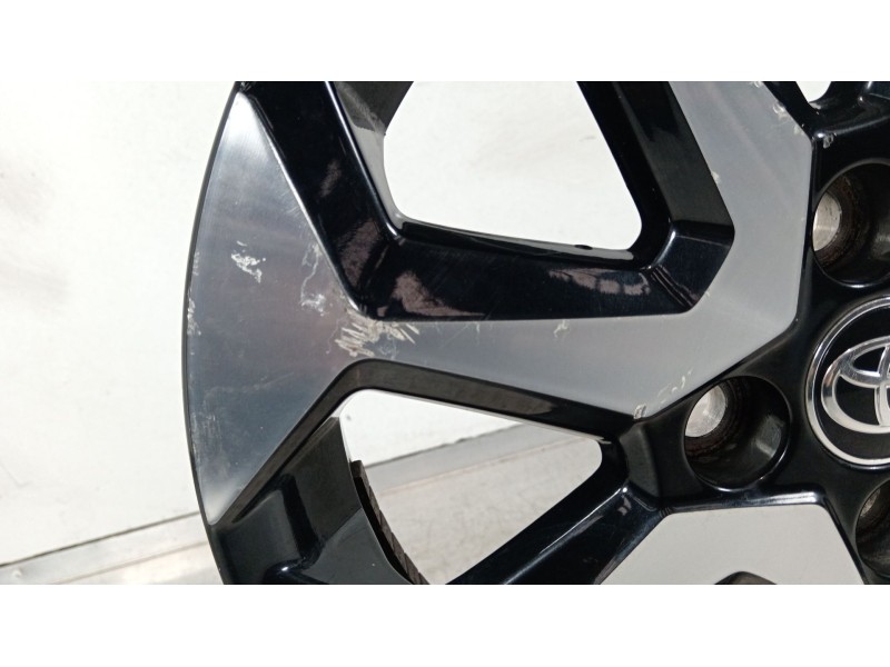 Recambio de llanta para toyota aygo x-cite referencia OEM IAM 426110H050  