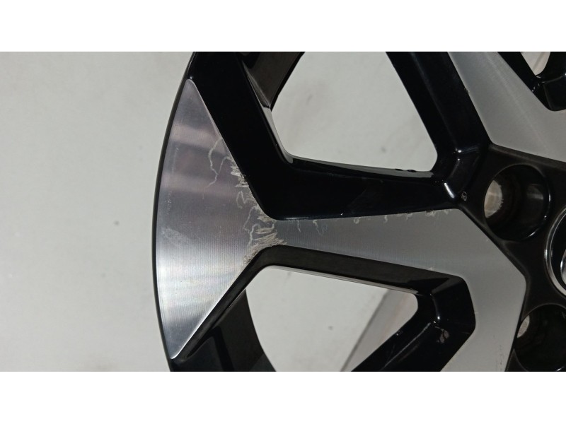 Recambio de llanta para toyota aygo x-cite referencia OEM IAM 426110H050  