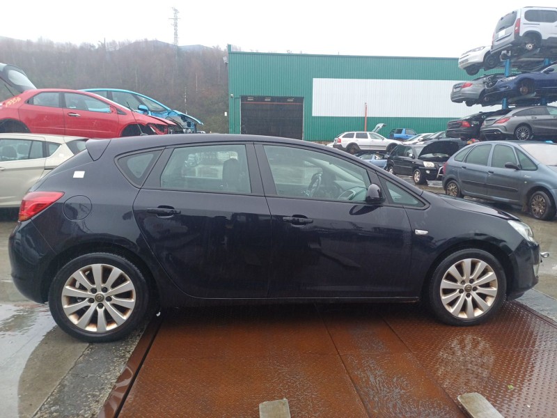 opel astra j (p10) del año 2009