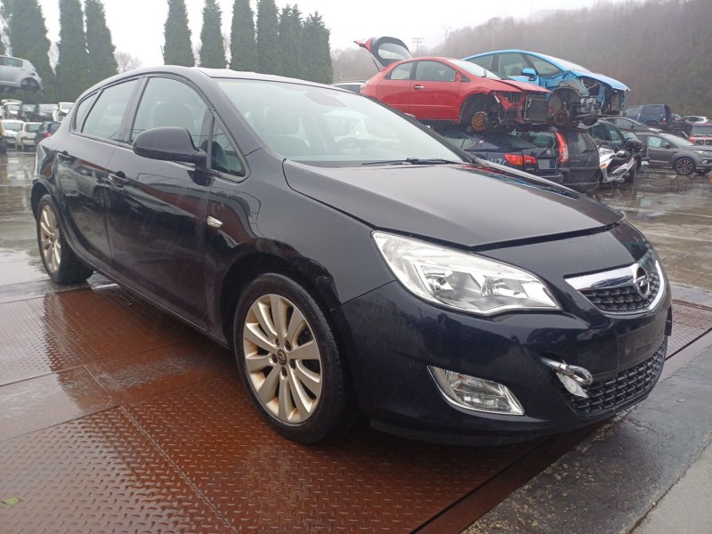 opel astra j (p10) del año 2009