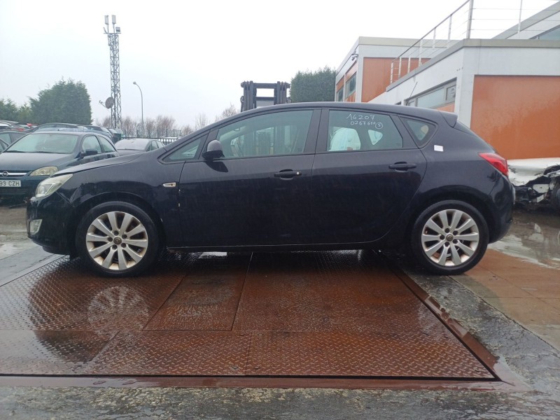 opel astra j (p10) del año 2009