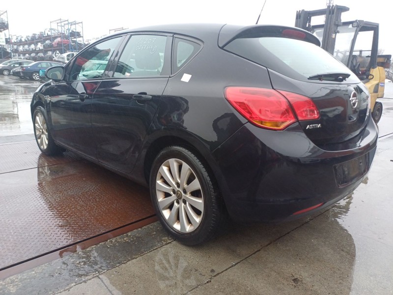 opel astra j (p10) del año 2009