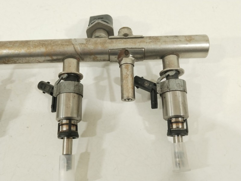 Recambio de rampa inyectora para seat leon (5f1) cupra 280 referencia OEM IAM 06K133317C  