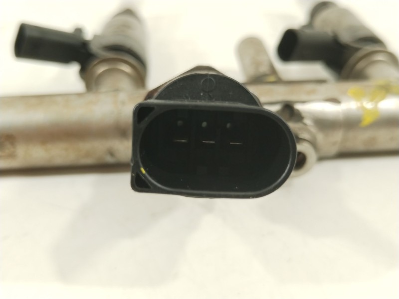 Recambio de rampa inyectora para seat leon (5f1) cupra 280 referencia OEM IAM 06K133317C  