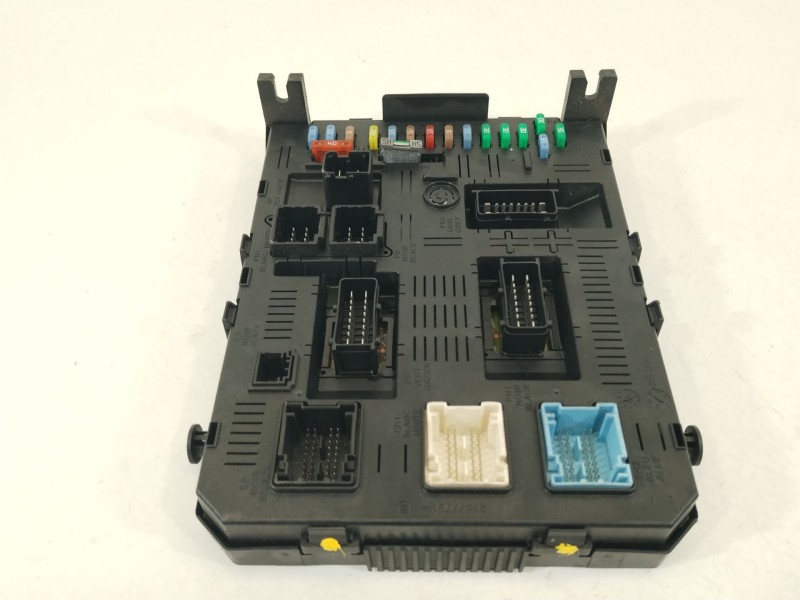 Recambio de caja reles / fusibles para peugeot 307 break (3e) 1.6 16v referencia OEM IAM 9661940480 BSI2004H05 216760315B