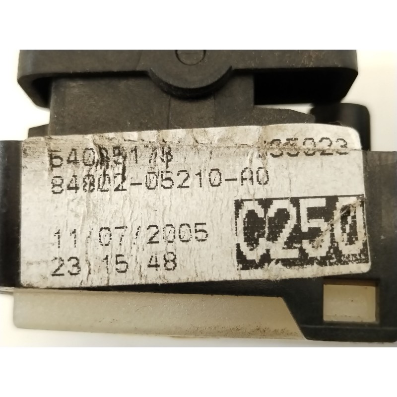 Recambio de mando elevalunas delantero izquierdo para toyota avensis sedán (_t25_) 2.0 (azt250_) referencia OEM IAM 8482005100 8