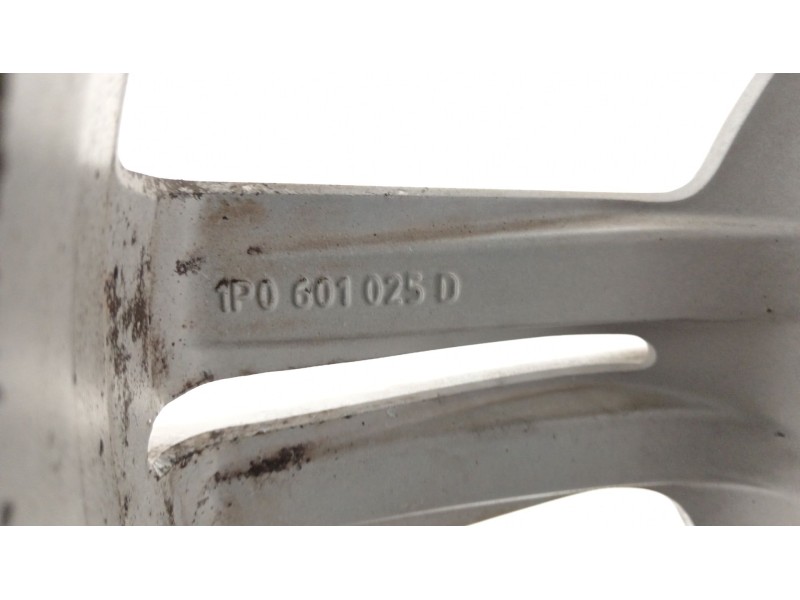 Recambio de llanta para seat leon (1p1) fr 1 referencia OEM IAM 1P0601025D  