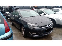 opel astra j sedán del año 2013