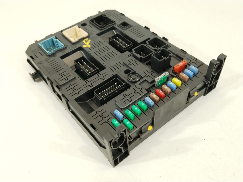 Recambio de caja reles / fusibles para peugeot 5008 (0u_, 0e_) 1.6 hdi referencia OEM IAM 1663371880  