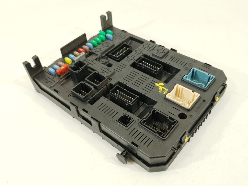 Recambio de caja reles / fusibles para peugeot 5008 (0u_, 0e_) 1.6 hdi referencia OEM IAM 1663371880  