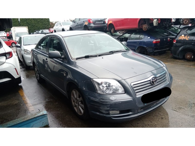 toyota avensis sedán (_t25_) del año 2003