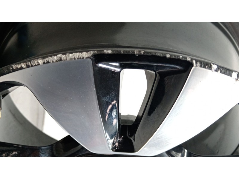 Recambio de llanta para citroën c3 iii (sx) 1.2 puretech 82 referencia OEM IAM 9813075077  