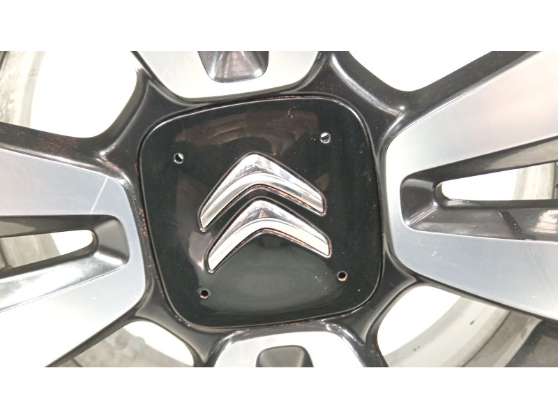 Recambio de llanta para citroën c3 iii (sx) 1.2 puretech 82 referencia OEM IAM 9813075077  