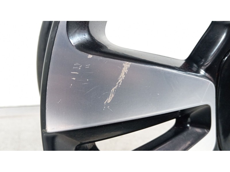 Recambio de llanta para citroën c3 iii (sx) 1.2 puretech 82 referencia OEM IAM 9813075077  