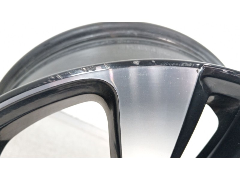 Recambio de llanta para citroën c3 iii (sx) 1.2 puretech 82 referencia OEM IAM 9813075077  