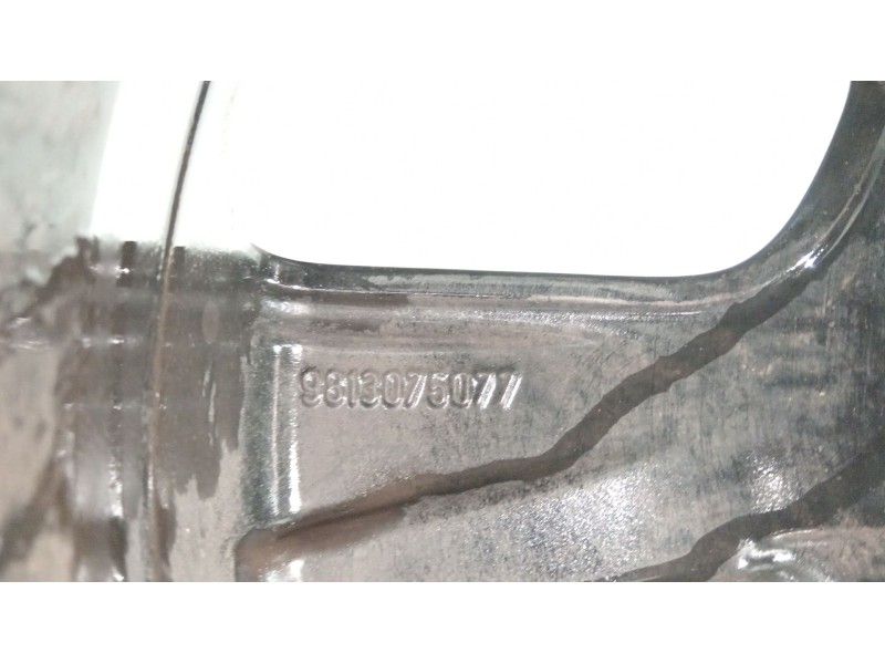 Recambio de llanta para citroën c3 iii (sx) 1.2 puretech 82 referencia OEM IAM 9813075077  