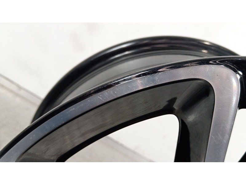 Recambio de llanta para citroën c4 picasso feel referencia OEM IAM 9813883177  