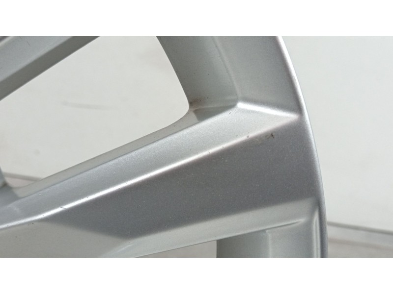 Recambio de llanta para volkswagen touran (5t1) 1.6 tdi referencia OEM IAM 5TA601025  