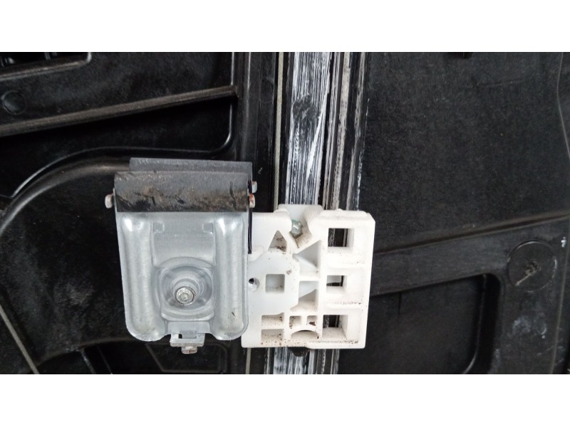 Recambio de elevalunas delantero izquierdo para kia carens iv 1.6 gdi referencia OEM IAM 82470A4260 82450A4010 82470A4000