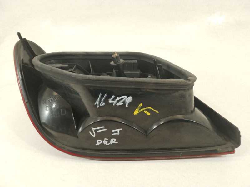 Recambio de piloto trasero derecho para citroën xsara (n1) 2.0 hdi 90 referencia OEM IAM 6351J5  