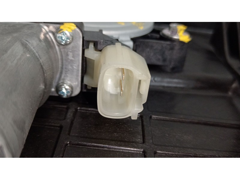 Recambio de elevalunas trasero derecho para kia carens iv 1.6 gdi referencia OEM IAM 83480A4020 83480A4000 83460A4000