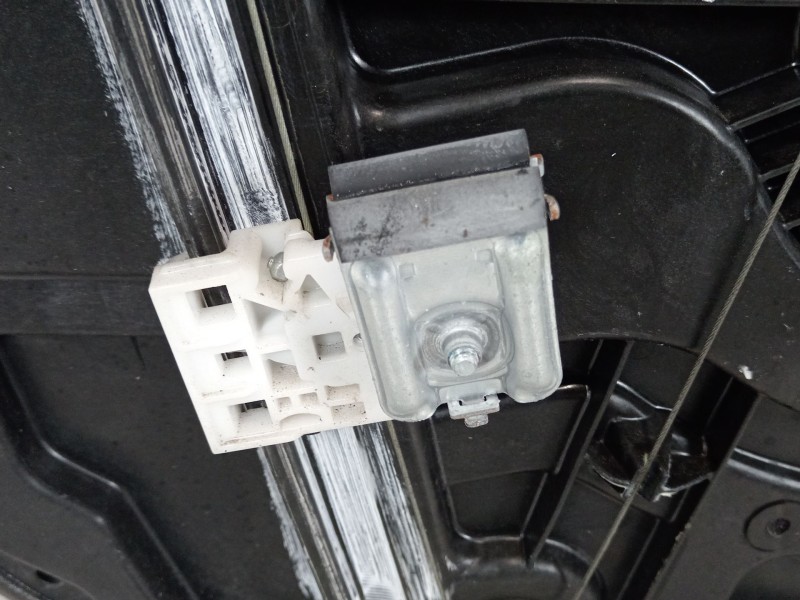 Recambio de elevalunas delantero derecho para kia carens iv 1.6 gdi referencia OEM IAM 82480A4280 82480A4000 82460A4000