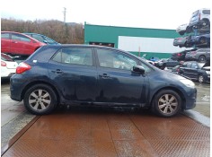 toyota auris (_e15_) del año 2012