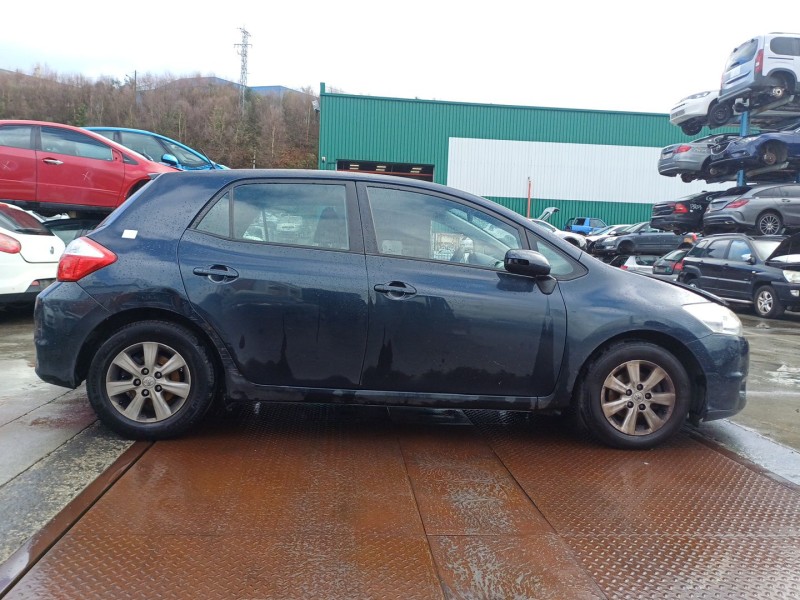 toyota auris (_e15_) del año 2012