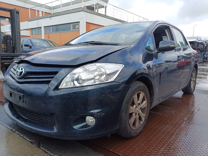 toyota auris (_e15_) del año 2012