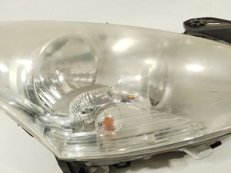 Recambio de faro derecho para peugeot 5008 (0u_, 0e_) 1.6 hdi referencia OEM IAM 9682519080 89903105 