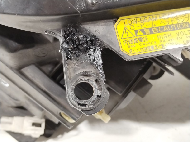 Recambio de faro derecho para toyota auris (_e15_) 2.2 d (ade157_, ade151_) referencia OEM IAM 8114002540 8596752021 