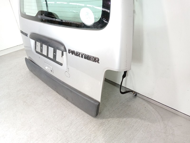 Recambio de porton trasero para peugeot partner monospace (5_, g_) 1.8 referencia OEM IAM 8701W9  