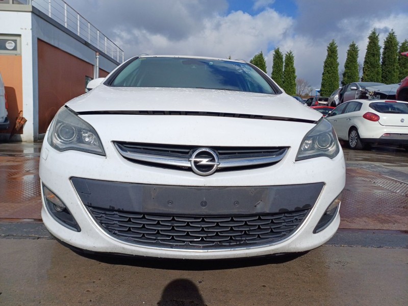 opel astra j sports tourer (p10) del año 2015
