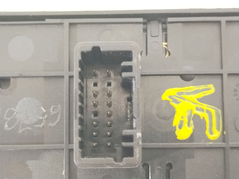 Recambio de mando elevalunas delantero izquierdo para renault scénic iii (jz0/1_) 1.2 tce referencia OEM IAM 809610016R  