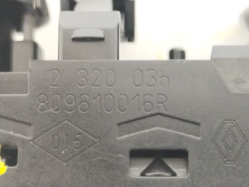 Recambio de mando elevalunas delantero izquierdo para renault scénic iii (jz0/1_) 1.2 tce referencia OEM IAM 809610016R  