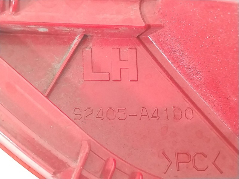 Recambio de piloto trasero izquierdo paragolpes para kia carens iv 1.6 gdi referencia OEM IAM 92405A4100  