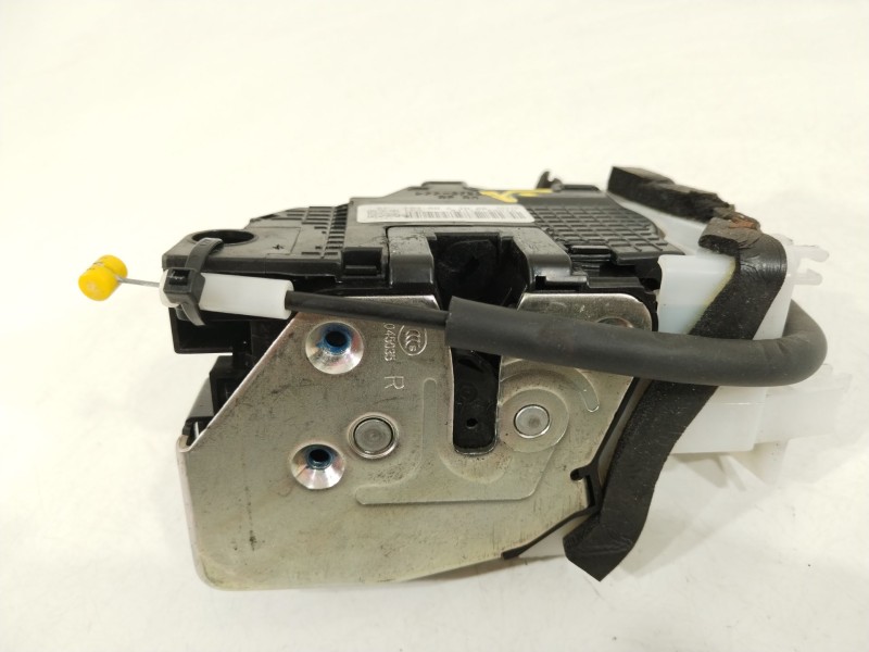 Recambio de cerradura puerta delantera derecha para kia carens iv 1.6 gdi referencia OEM IAM 81320A4010  