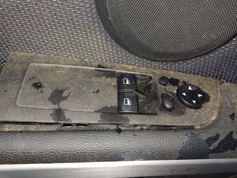 Recambio de mando elevalunas delantero izquierdo para bmw 3 coupé (e92) 320 i referencia OEM IAM 9132162 61319217350 