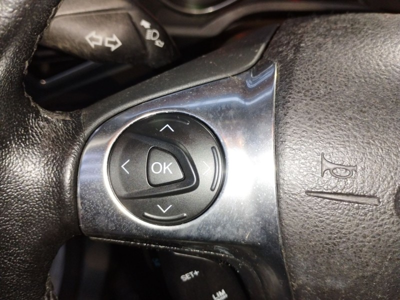 Recambio de volante para ford c-max edition referencia OEM IAM   