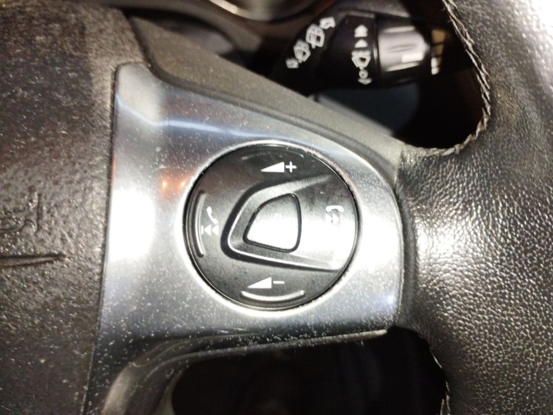 Recambio de volante para ford c-max edition referencia OEM IAM   