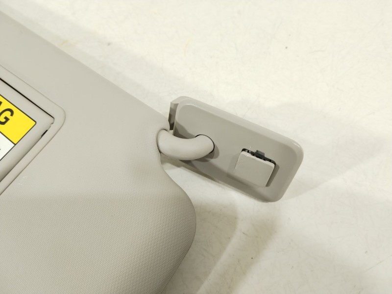 Recambio de parasol derecho para citroën c3 iii (sx) 1.2 thp 110 referencia OEM IAM 98100807BJ  