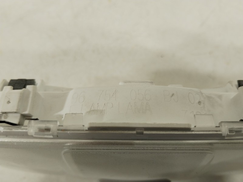 Recambio de luz interior para citroën c3 iii (sx) 1.2 thp 110 referencia OEM IAM 96754056BJ  