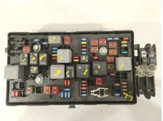 Recambio de caja reles / fusibles para opel insignia a (g09) 2.0 cdti (68) referencia OEM IAM 13343479 13255300 13222782