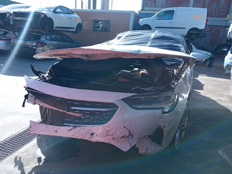 opel insignia b grand sport (z18) del año 2022
