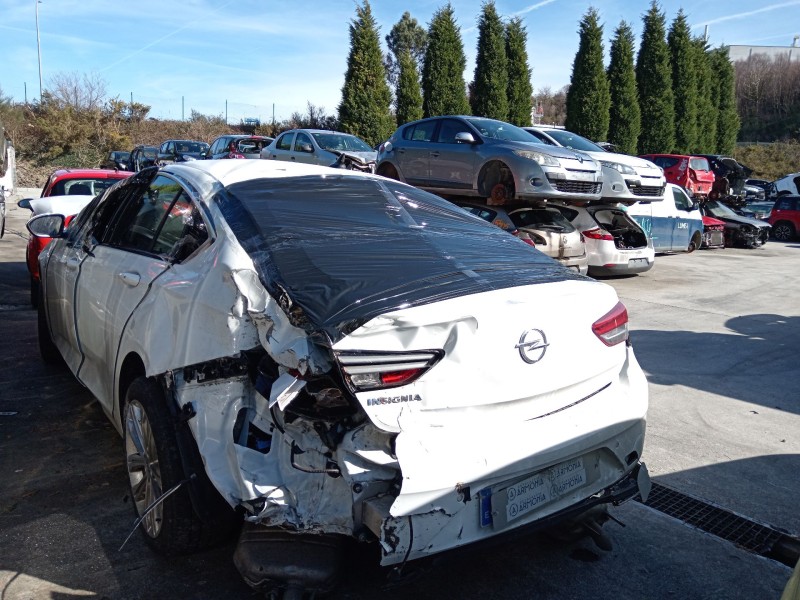 opel insignia b grand sport (z18) del año 2022