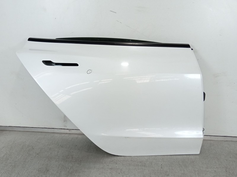 Recambio de puerta trasera derecha para tesla model 3 ev referencia OEM IAM 1081440-ST-C  