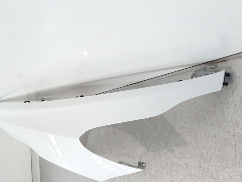 Recambio de aleta delantera derecha para tesla model 3 ev referencia OEM IAM 1081401-EC-D  